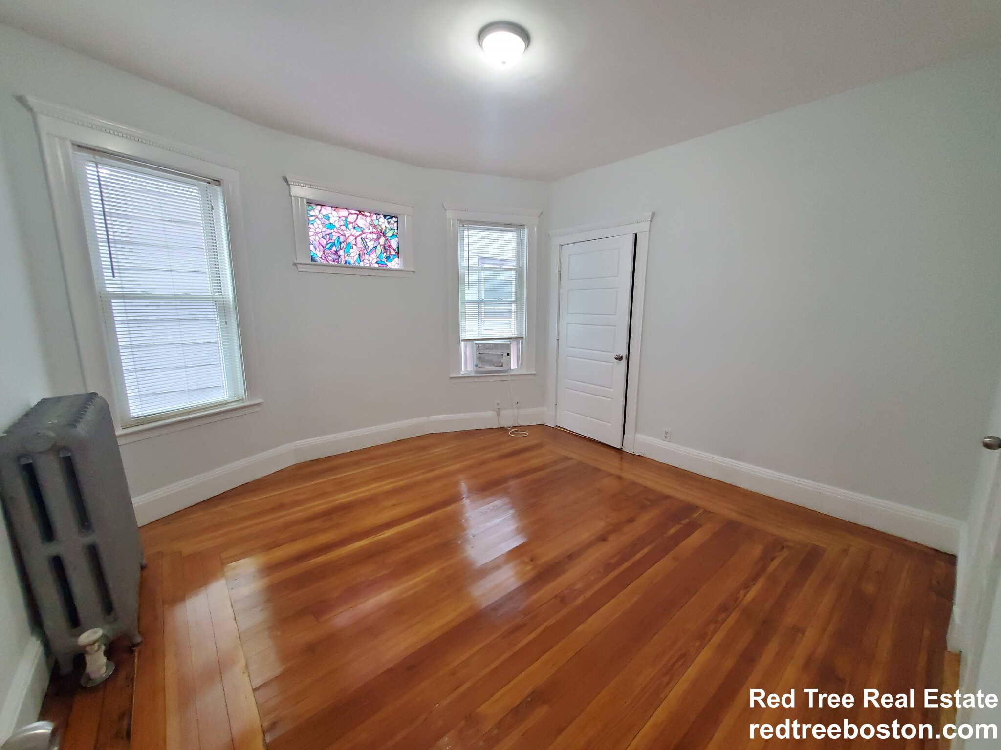 35 Harbor View St, Dorchester