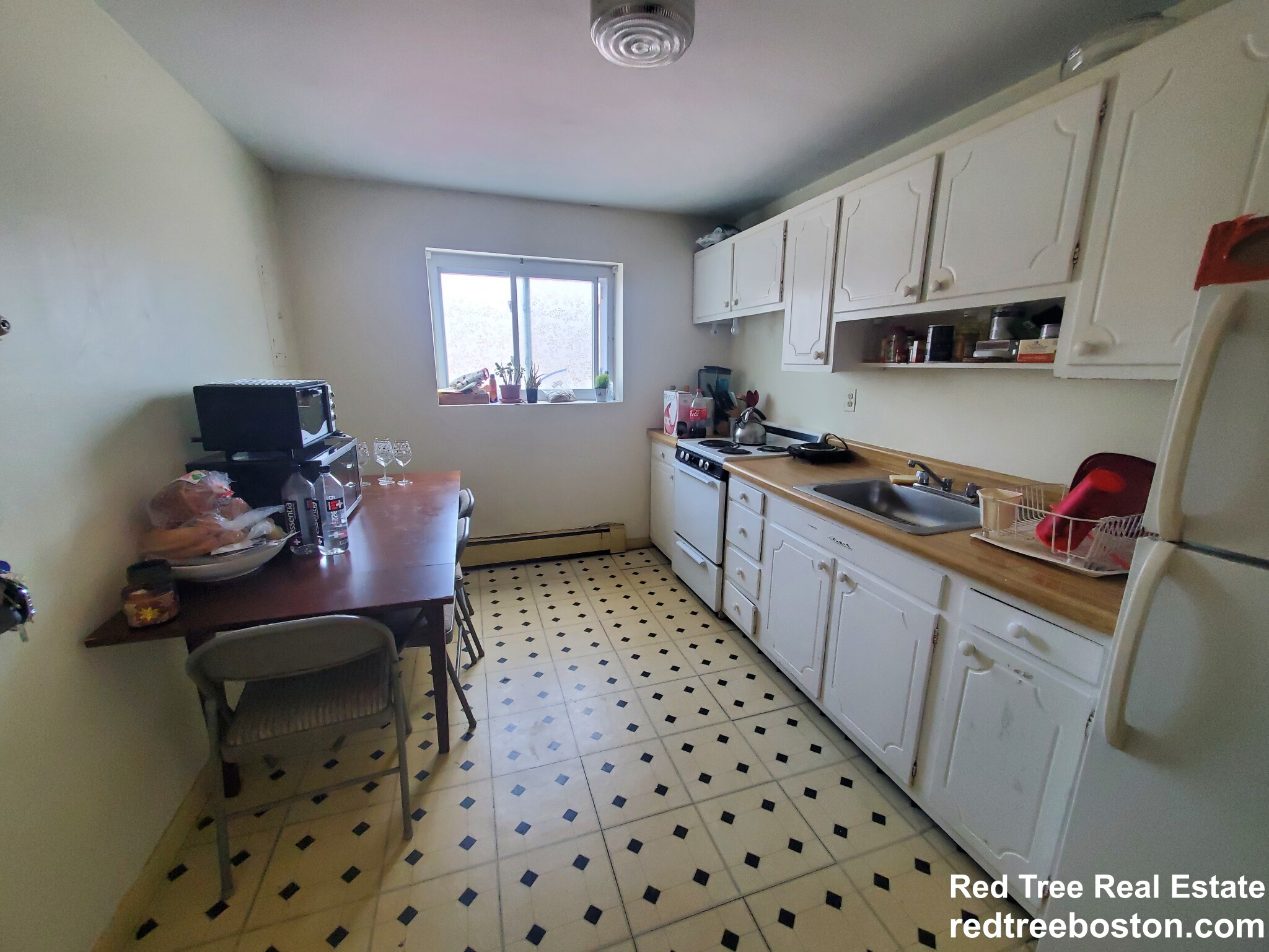 66 Bryon Rd, Chestnut Hill