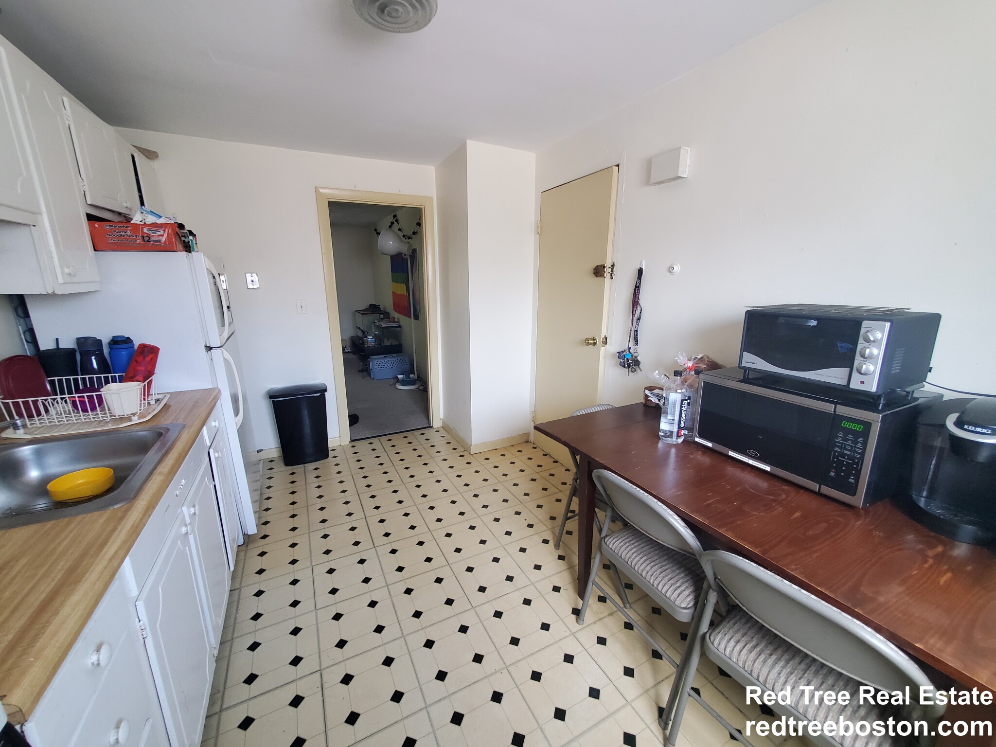 66 Bryon Rd, Chestnut Hill