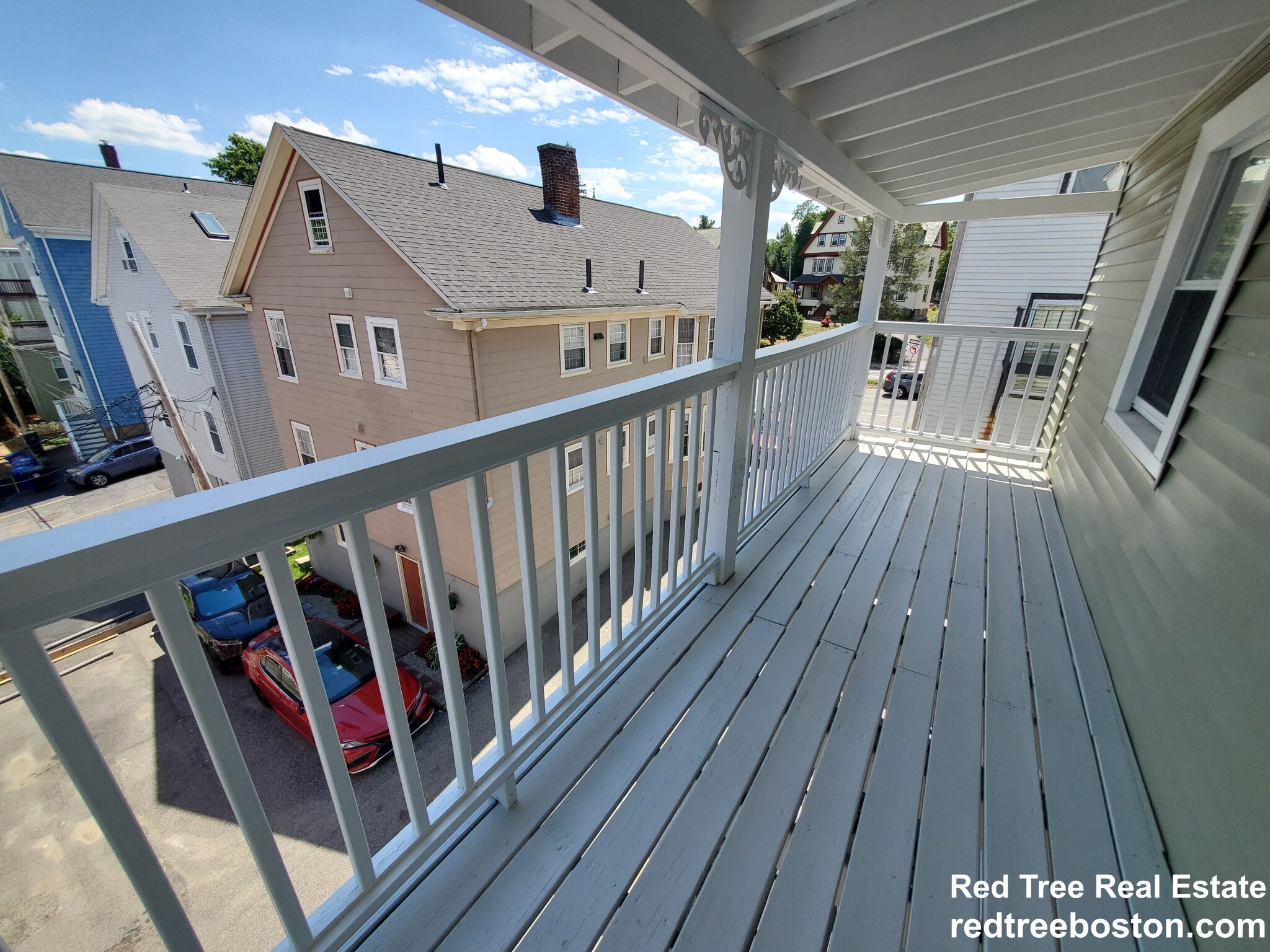 8 White Ave, West End