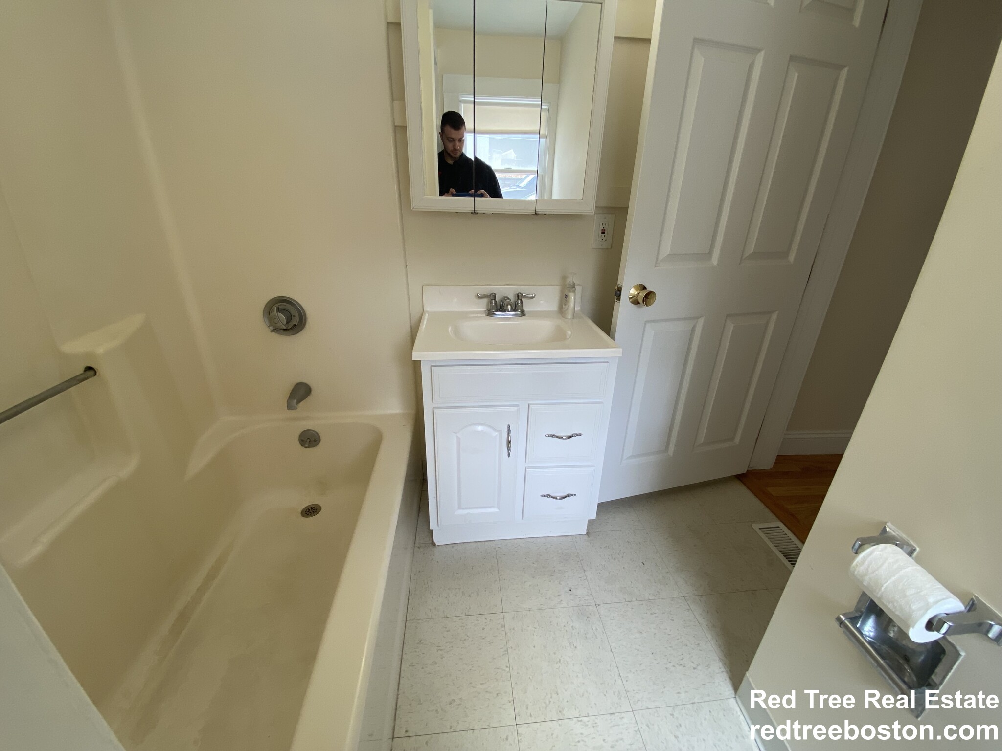 7 Rifle Ct, Watertown