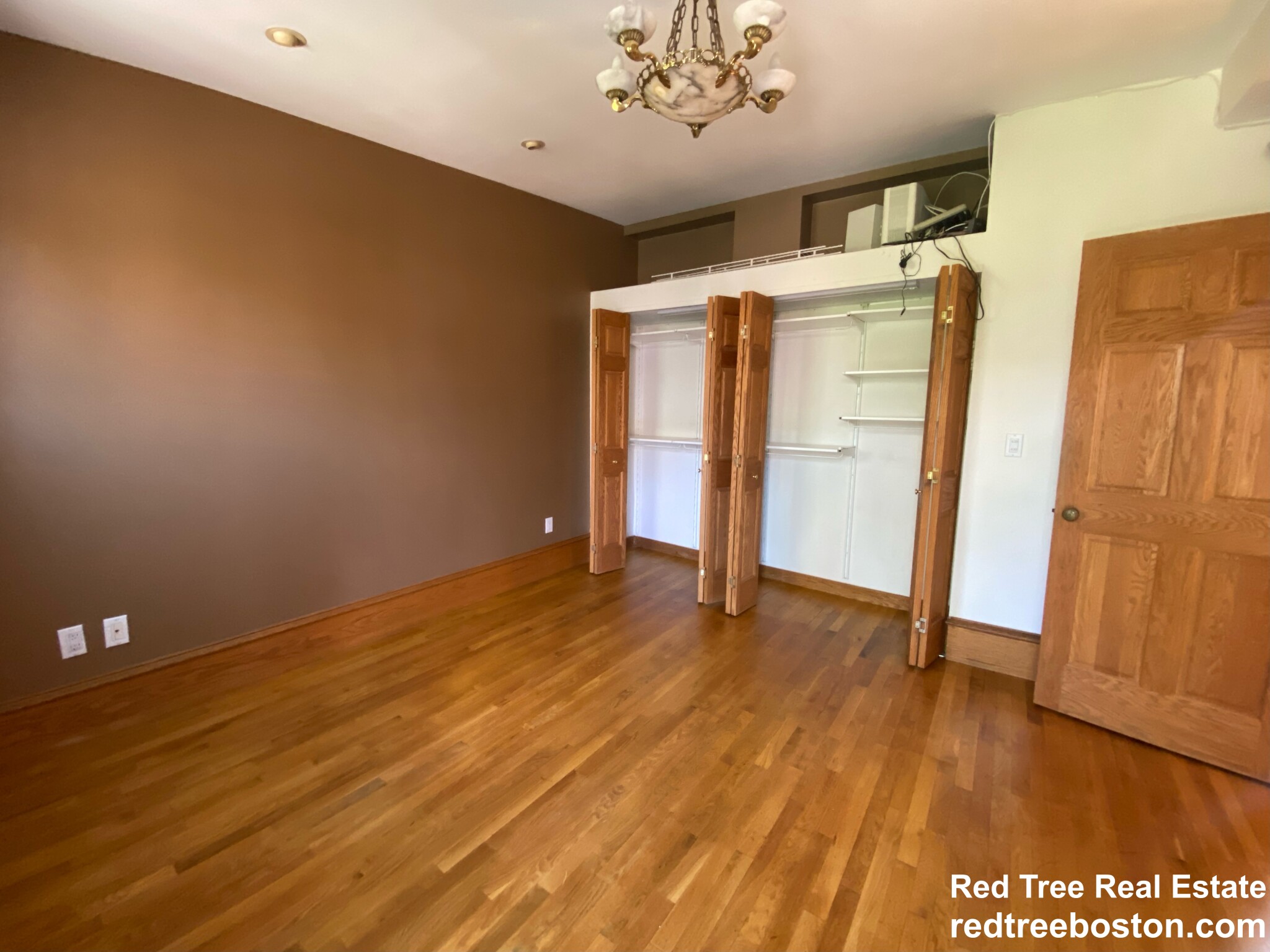 17 Holyoke St, South End