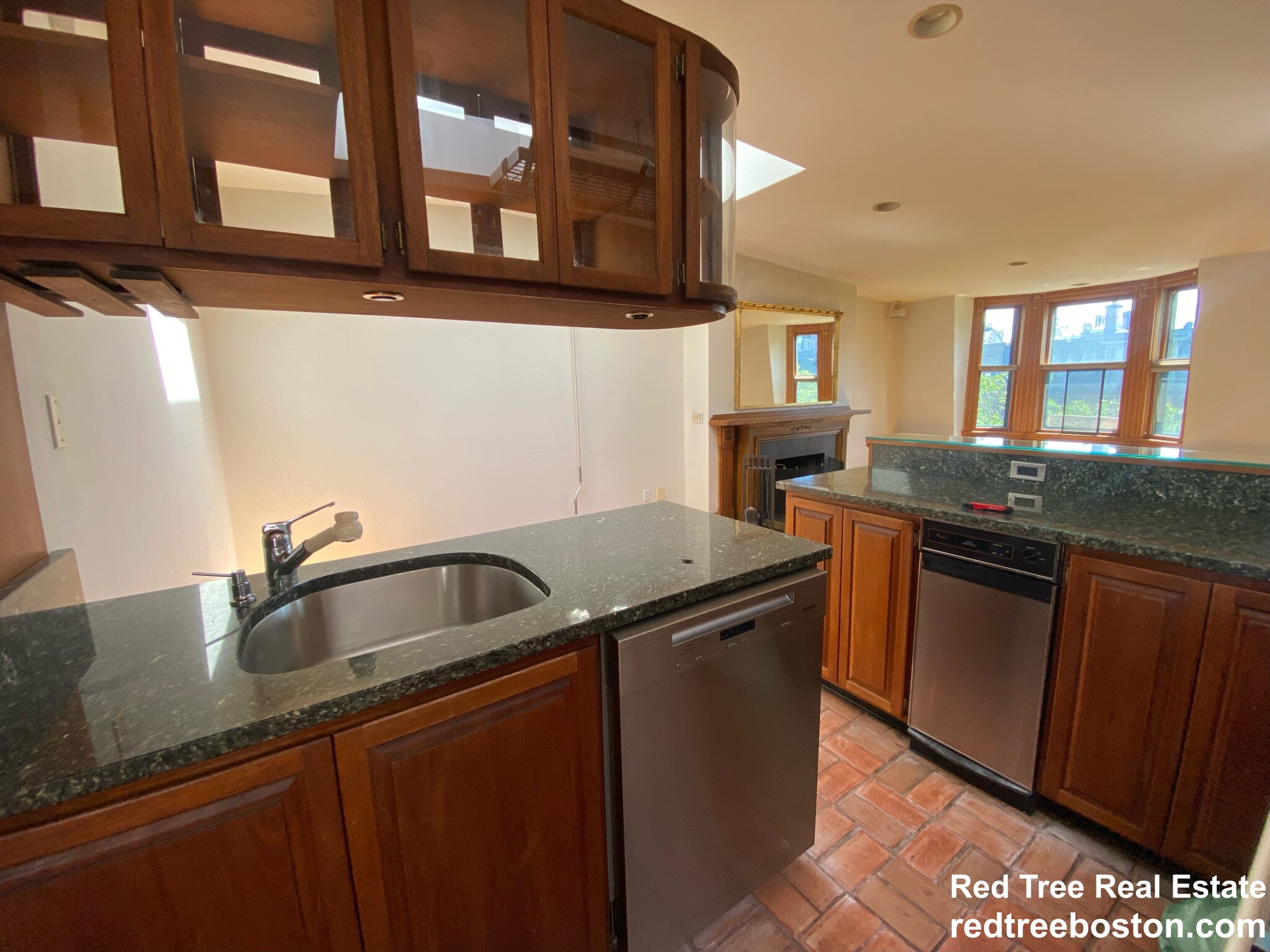 17 Holyoke St, South End