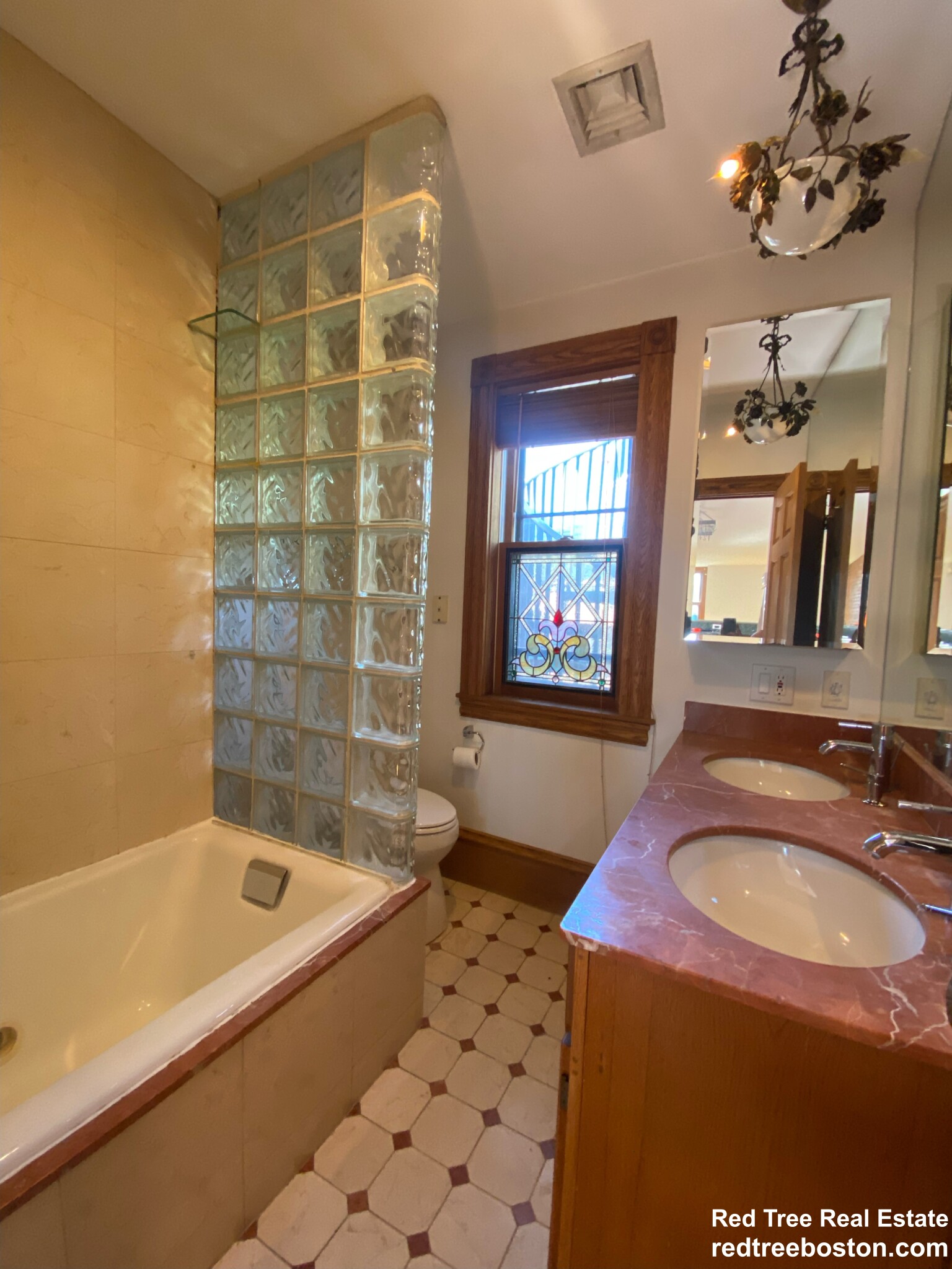 17 Holyoke St, South End