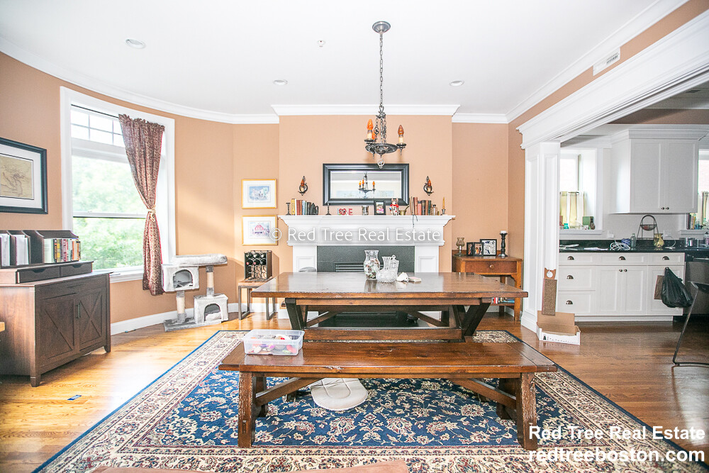 1803 Beacon St, Washington Square