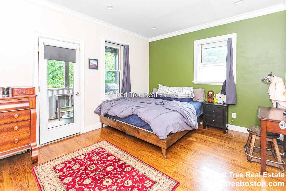 1803 Beacon St, Washington Square