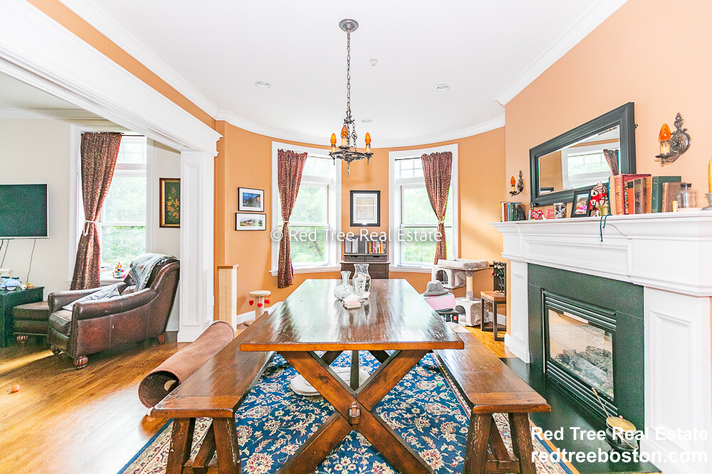 1803 Beacon St, Washington Square