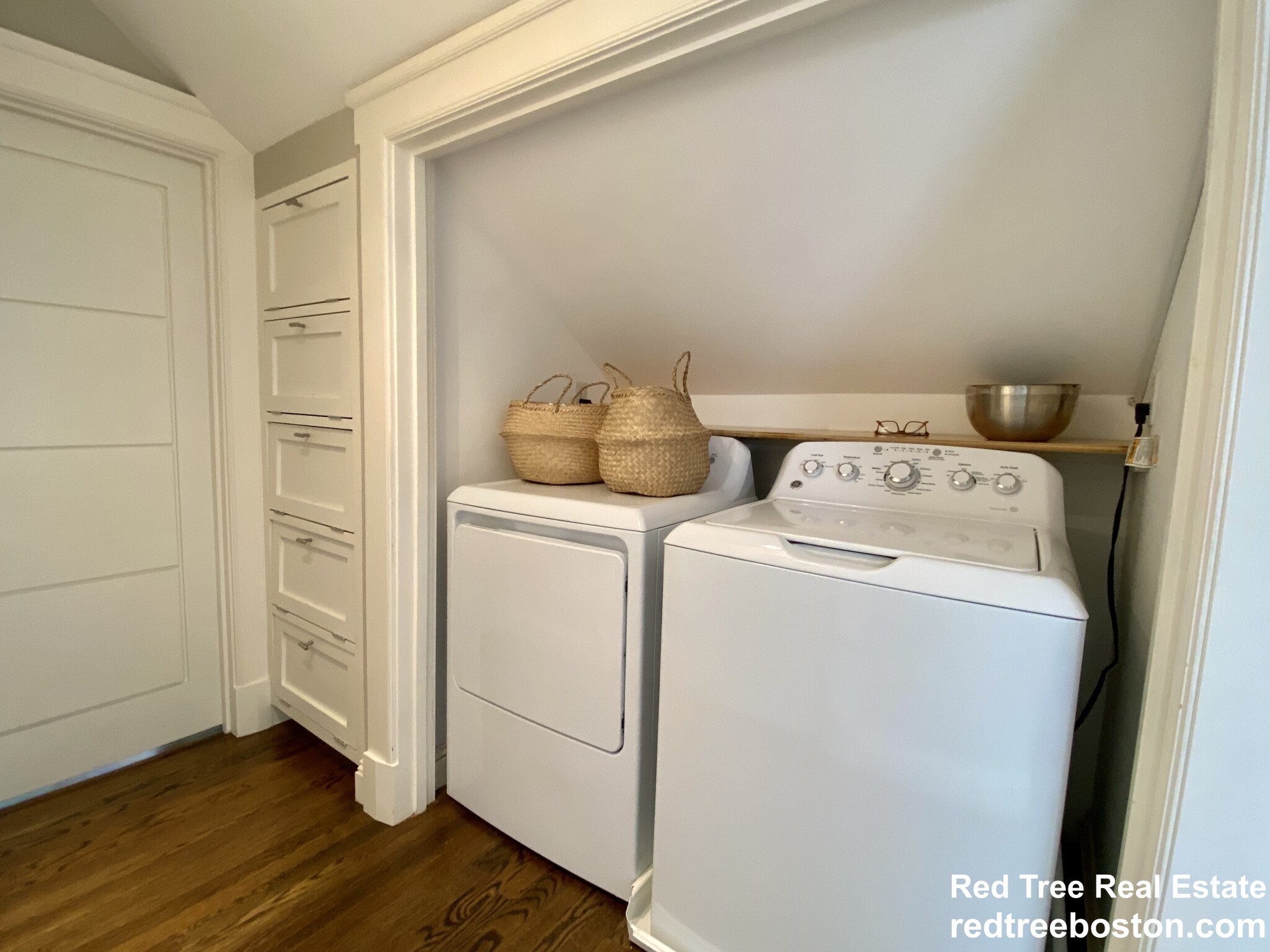 55 Eliot Crescent, Chestnut Hill