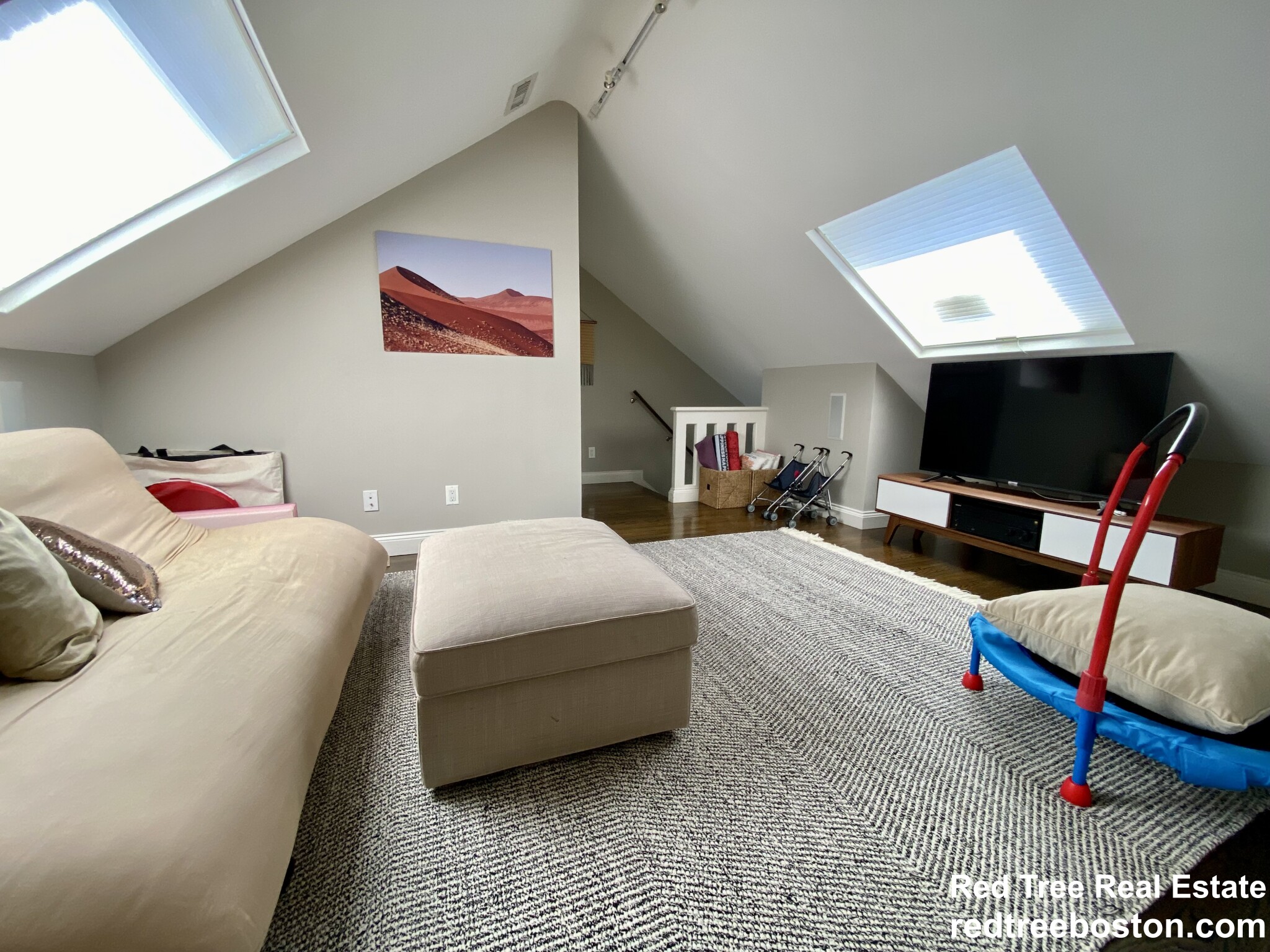 55 Eliot Crescent, Chestnut Hill