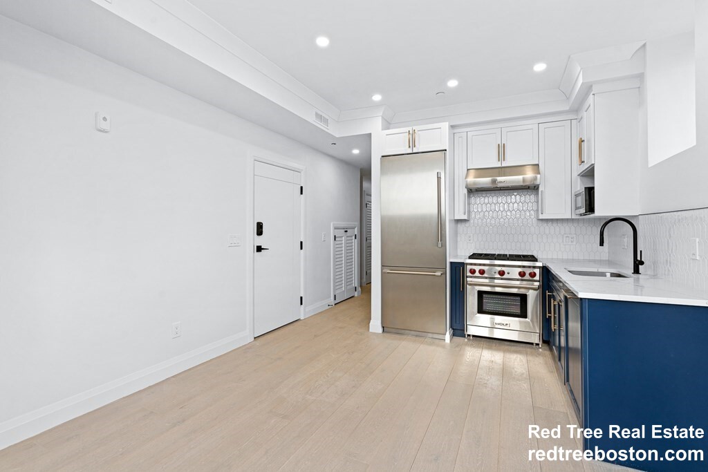 1430 Columbia Rd, South Boston