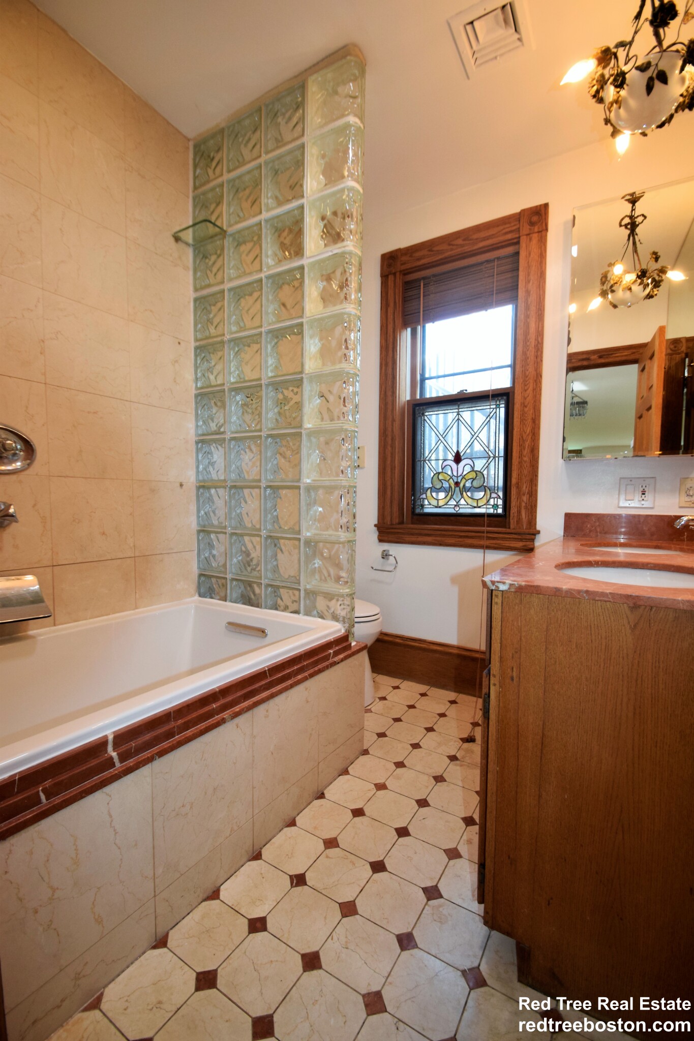 17 Holyoke St, South End