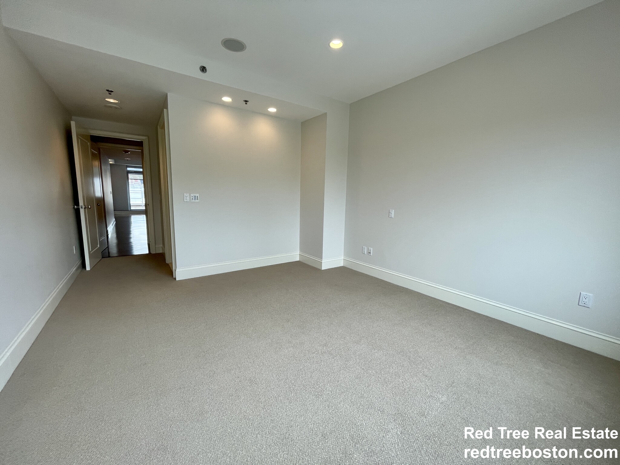 1 Charles St South, Back Bay