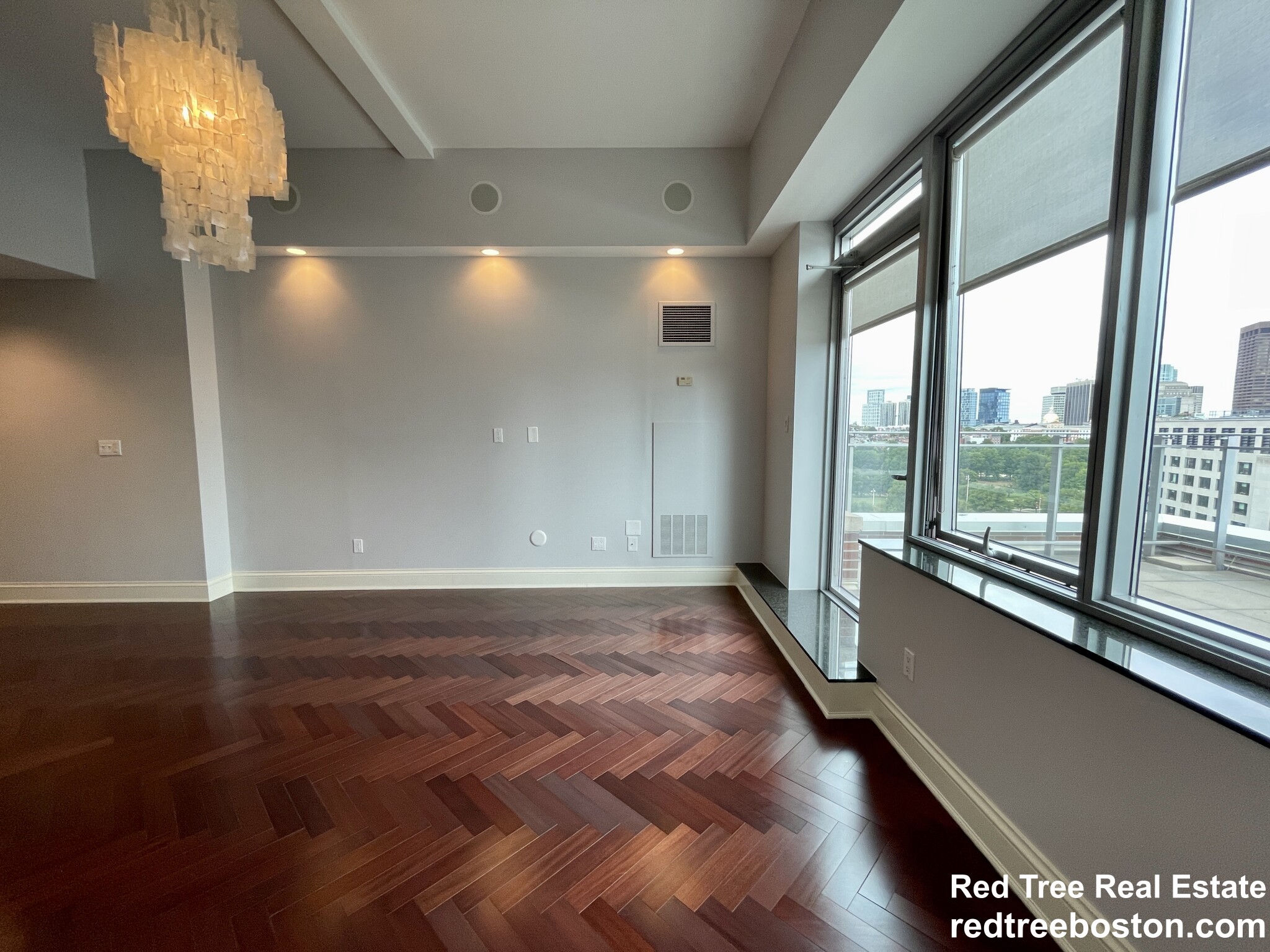 1 Charles St South, Back Bay