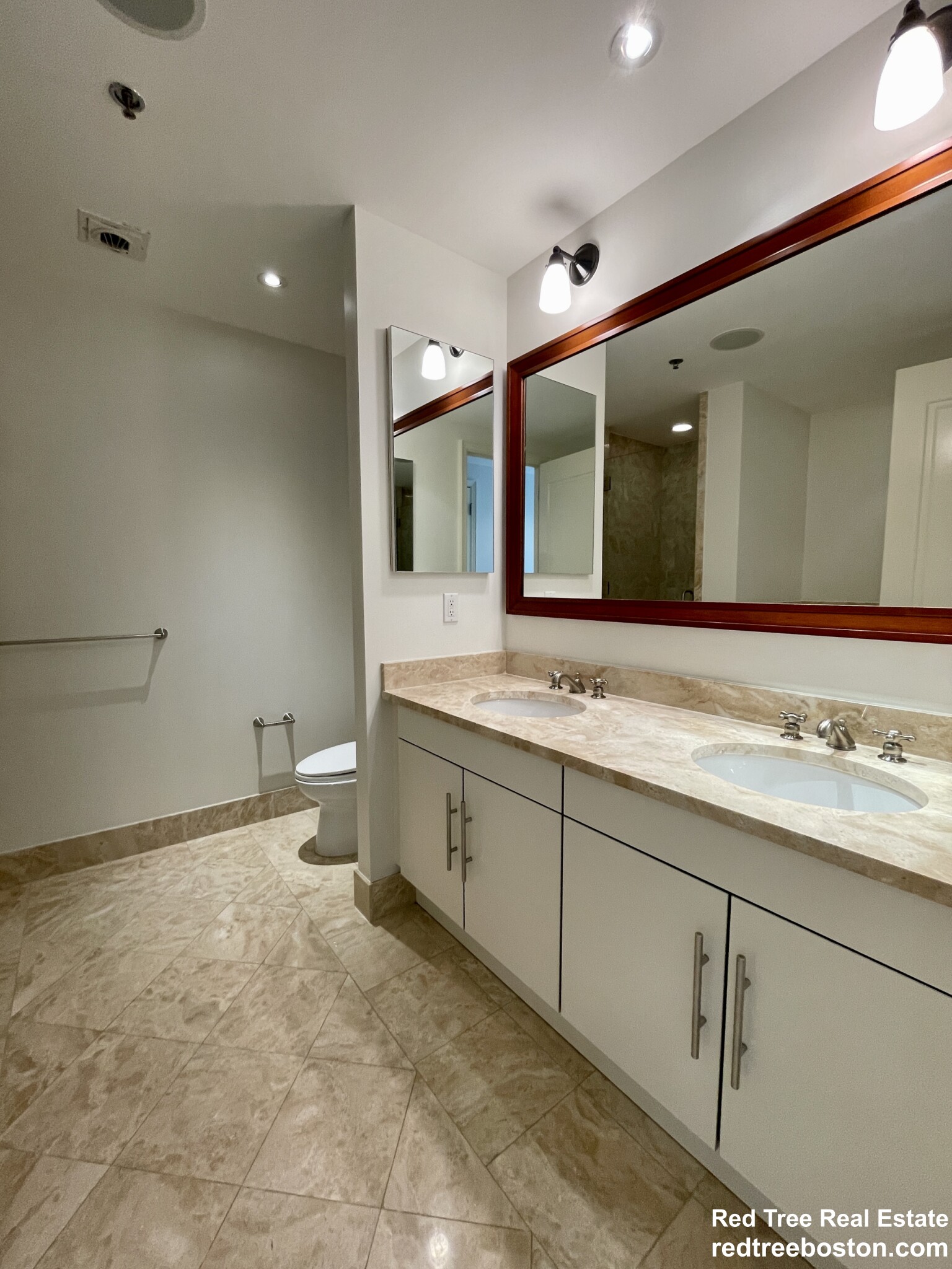 1 Charles St South, Back Bay