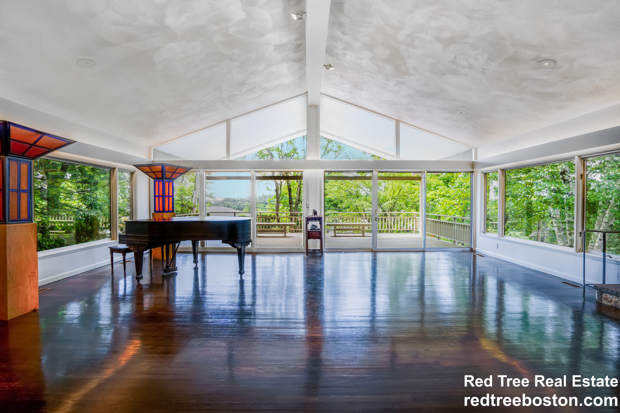 128 Baldpate Hill Rd, Newton