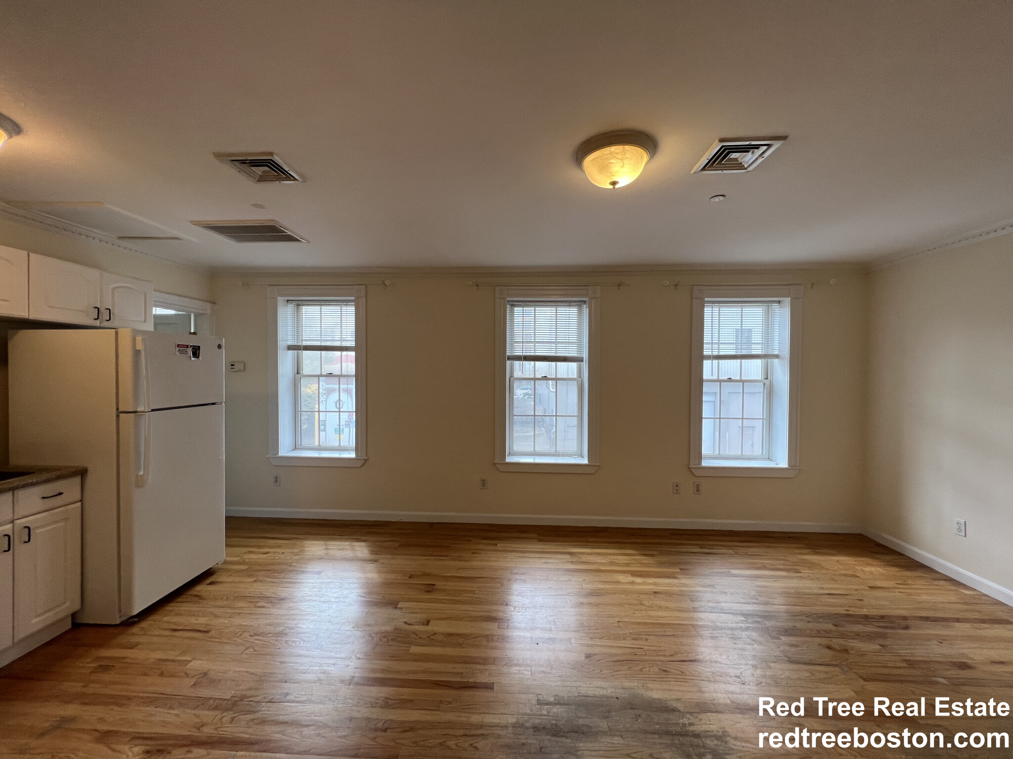 8 Bishop Richard Allen Dr, Central Square