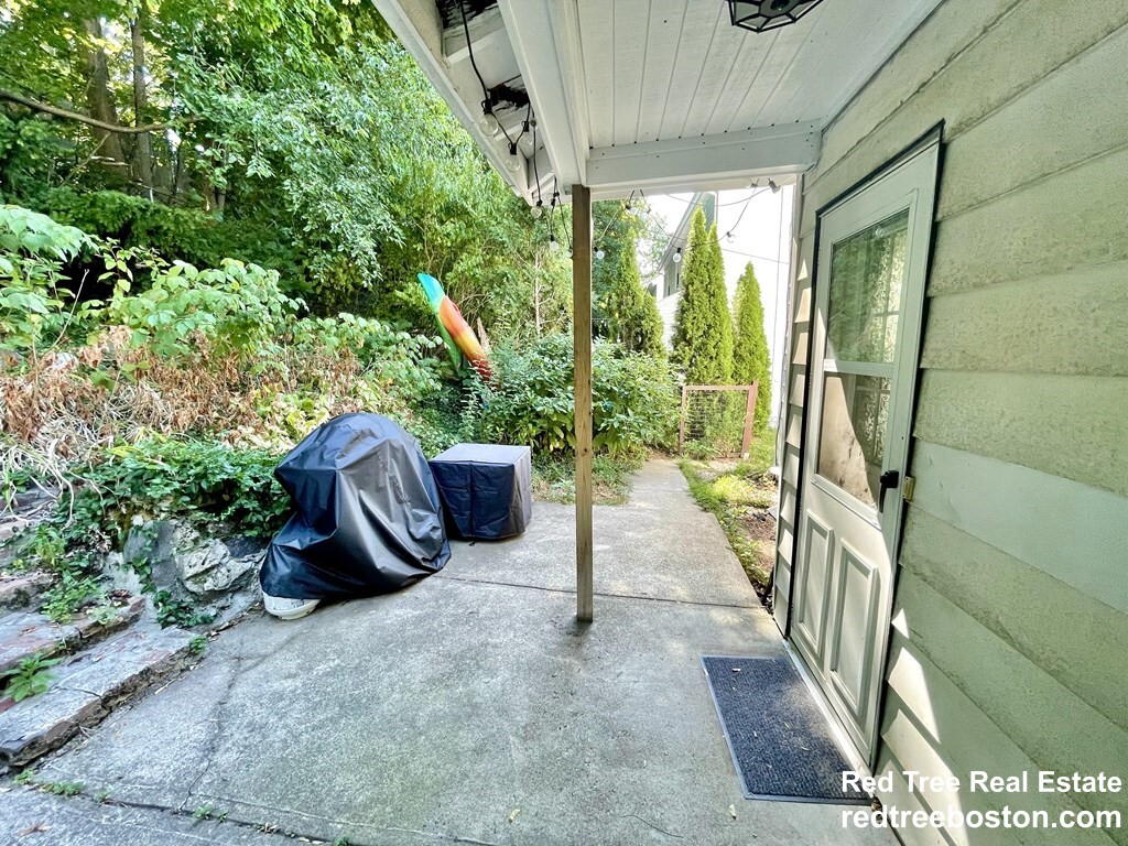 22 Potomac St, West Roxbury