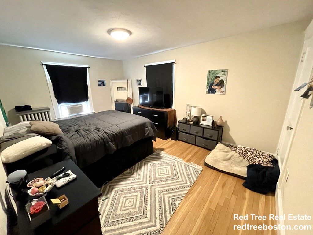 22 Potomac St, West Roxbury