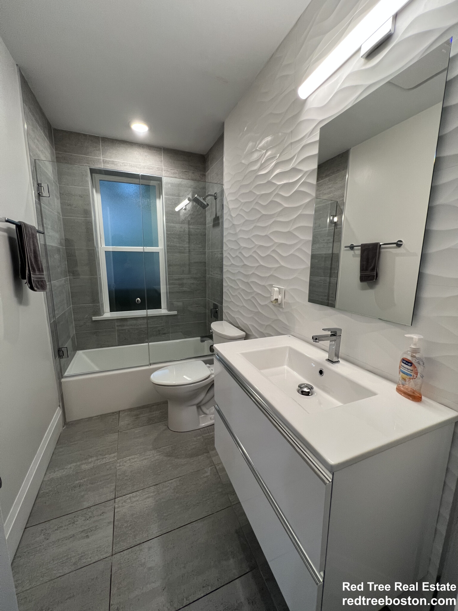 7 Strathmore Rd, Chestnut Hill