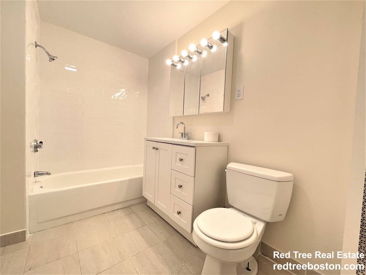 6 Barrows St, Allston