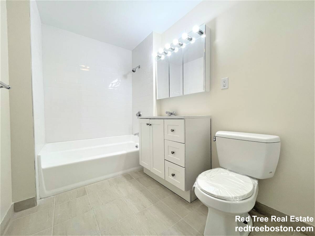 6 Barrows St, Allston