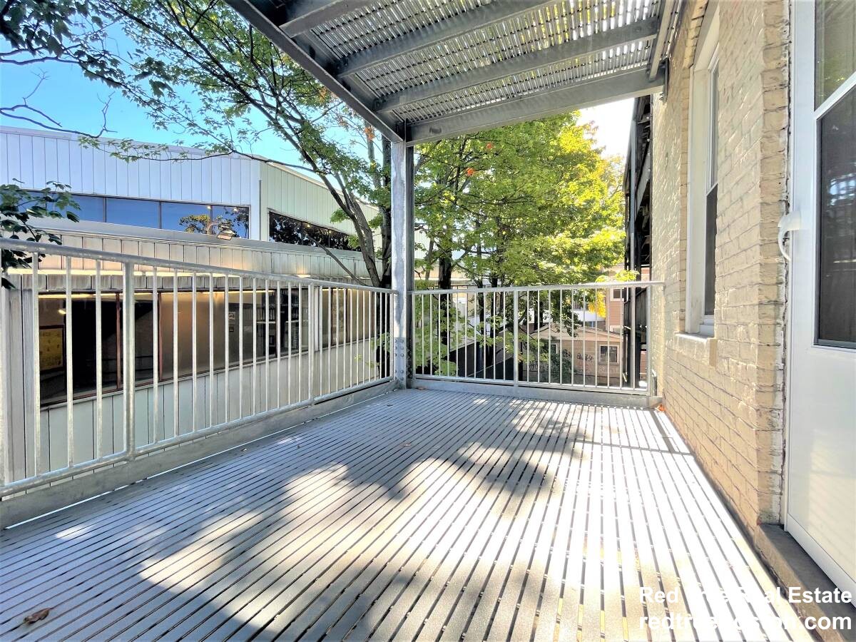 6 Barrows St, Allston