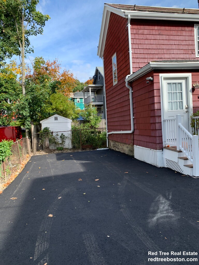 175 High St, Brookline Hills