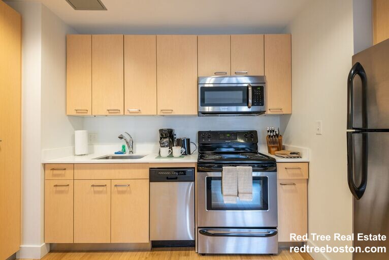 1085 Boylston St, Fenway