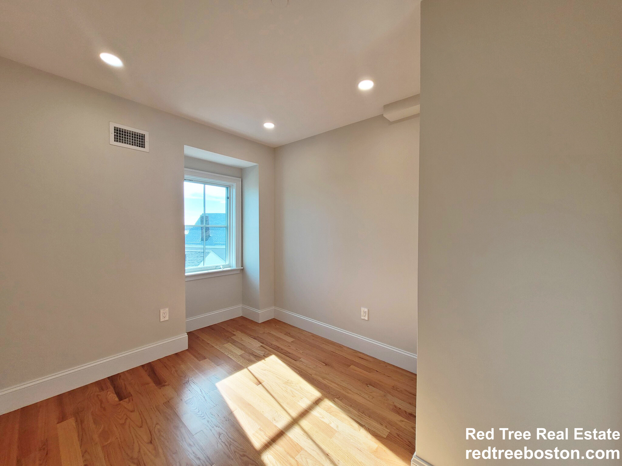 81 White St, East Boston