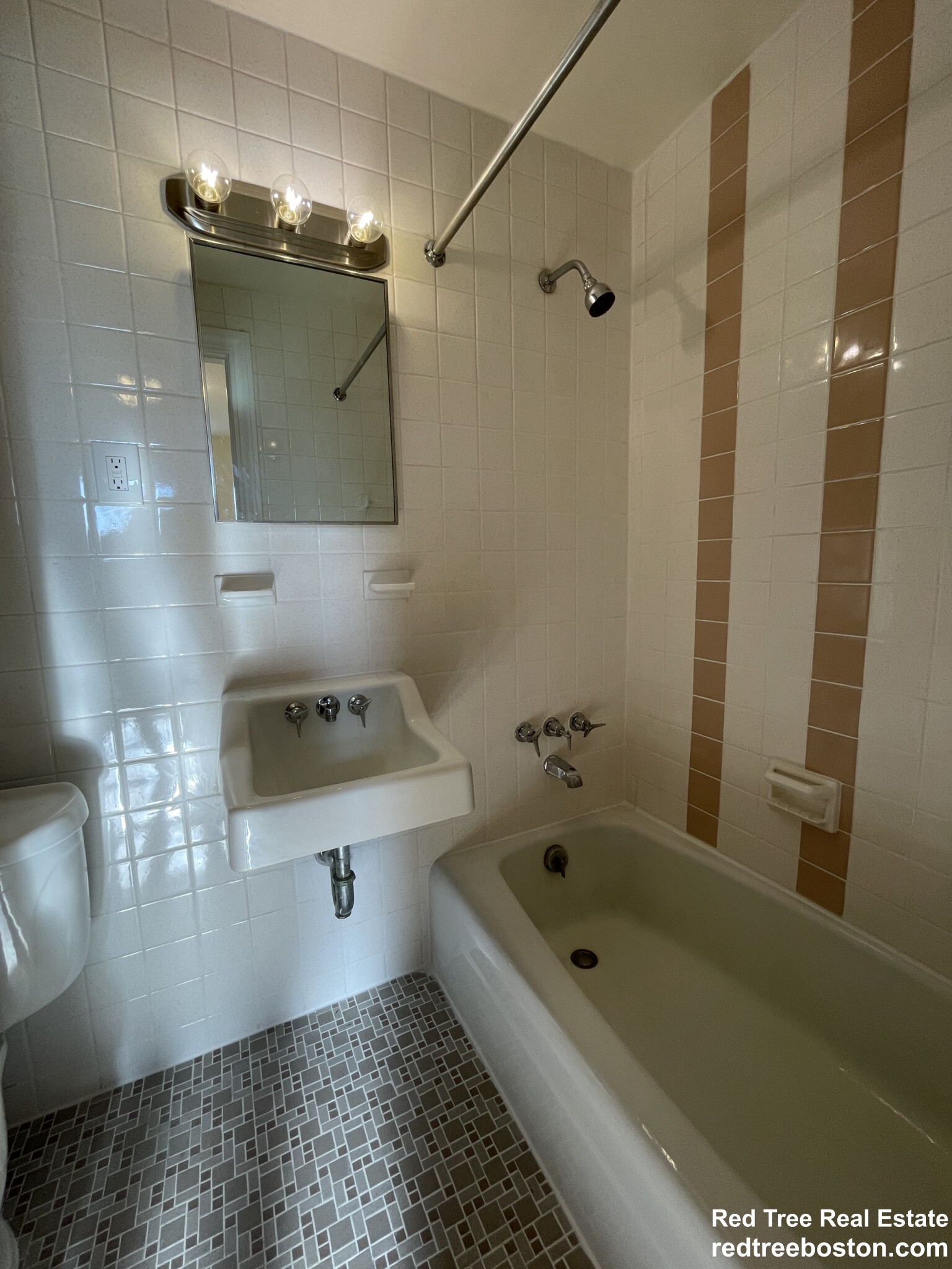 180 North Beacon St, Brighton