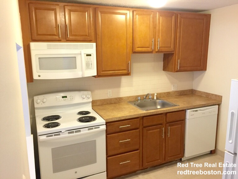 75 Gardner St, Allston