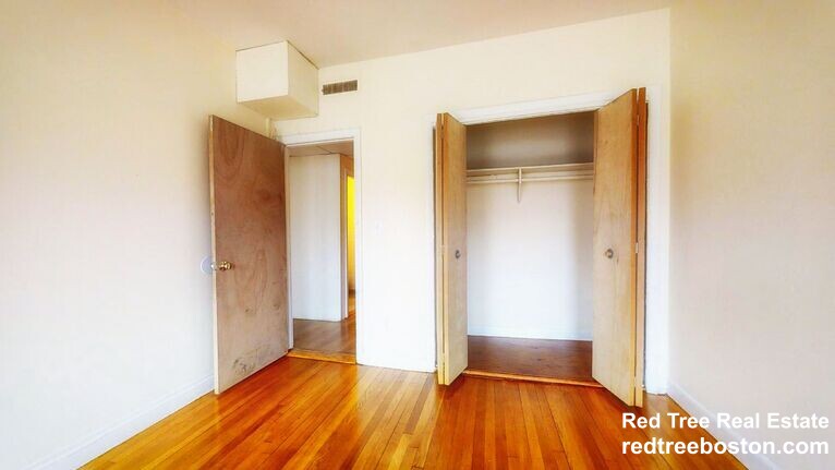 1135 Commonwealth Ave, Allston