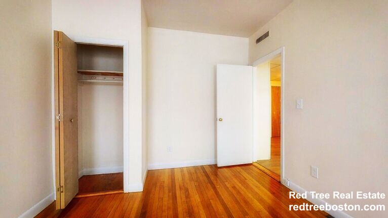 1135 Commonwealth Ave, Allston