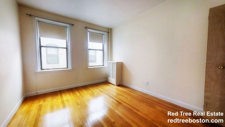 1135 Commonwealth Ave, Allston