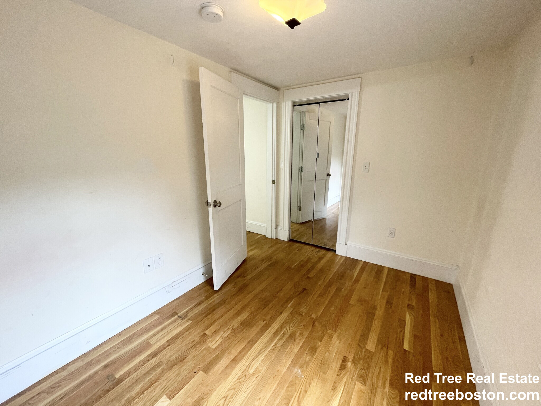 15 Sunset St, Mission Hill