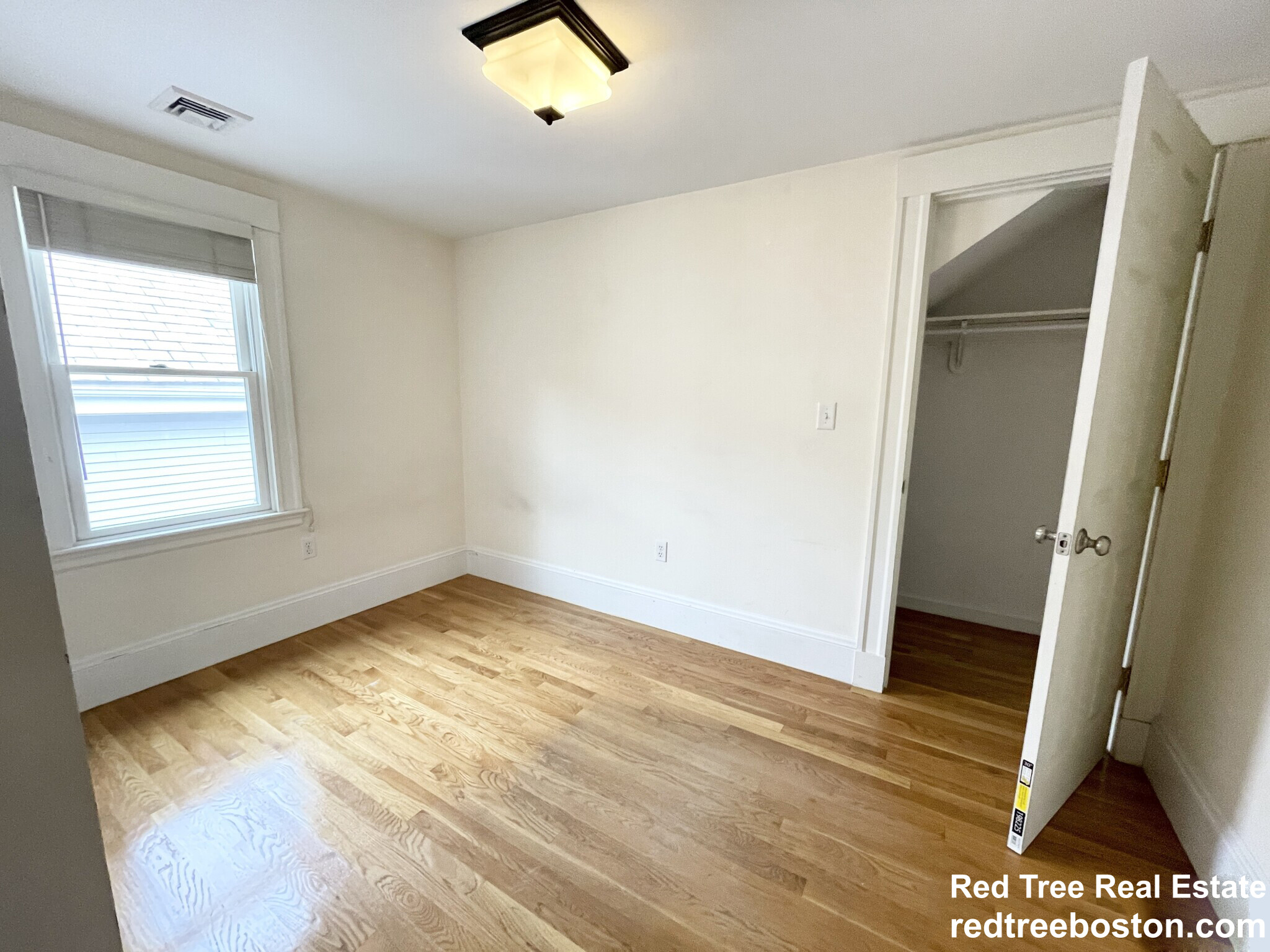 15 Sunset St, Mission Hill