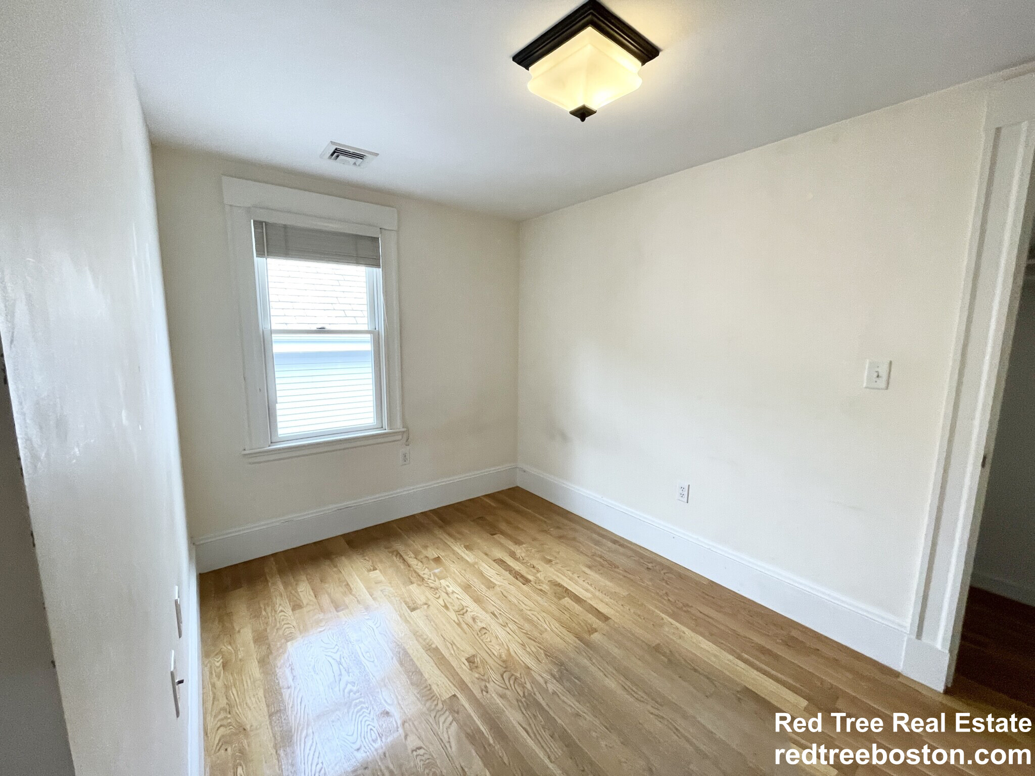 15 Sunset St, Mission Hill