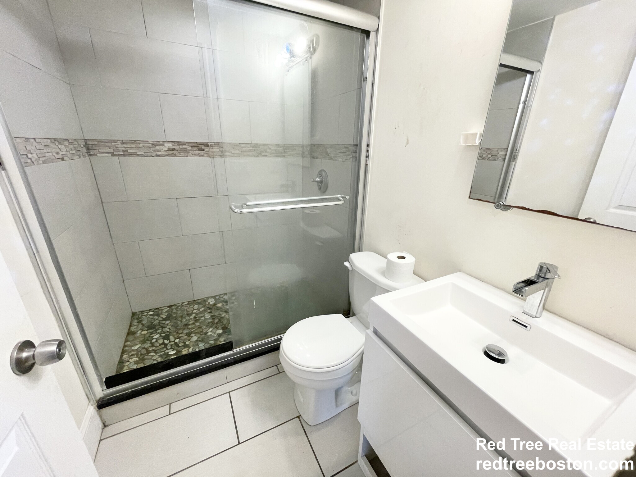 15 Sunset St, Mission Hill