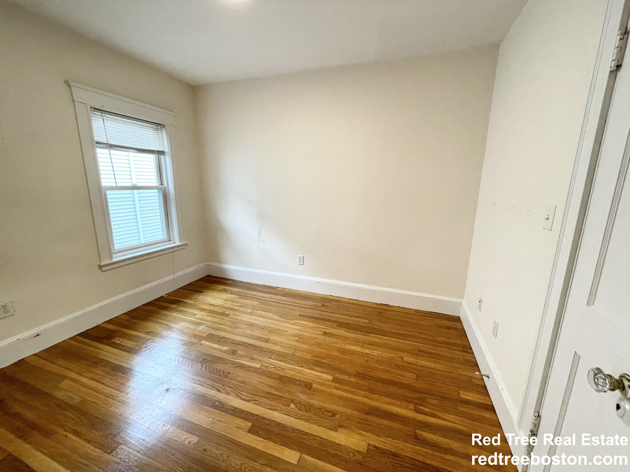 15 Sunset St, Mission Hill