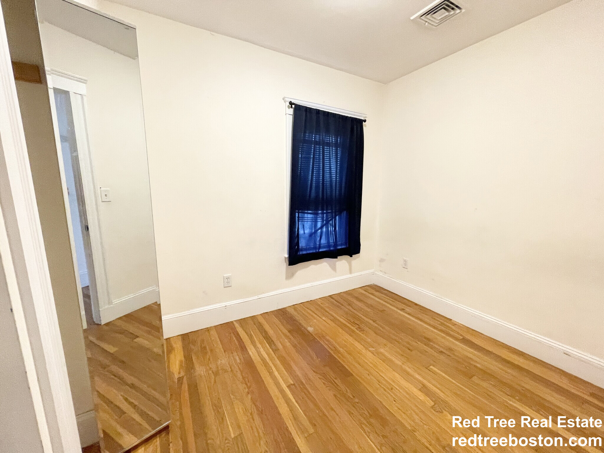 15 Sunset St, Mission Hill