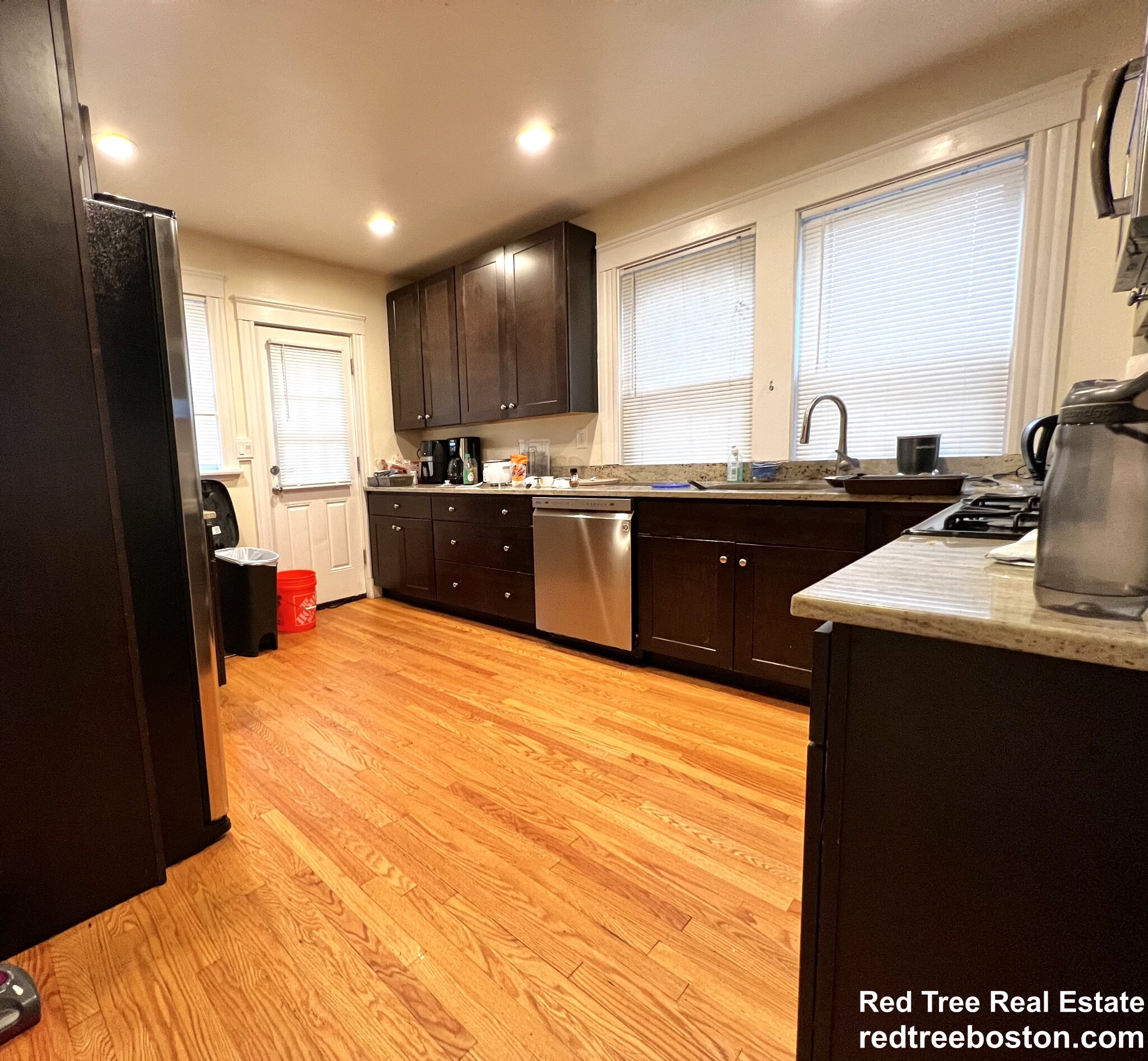 8 Sawyer Ter, Allston