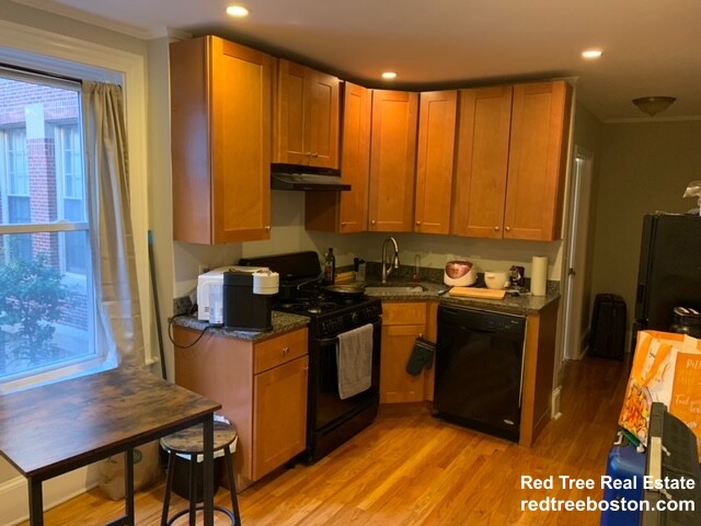 70 Joy St, Beacon Hill