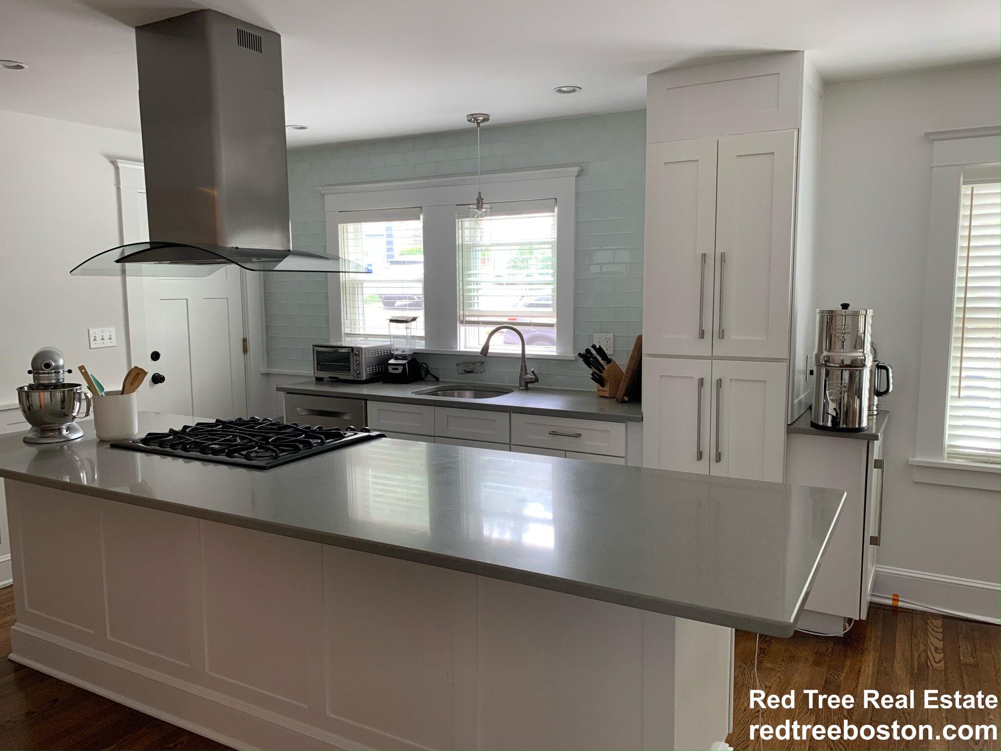 55 Eliot Crescent, Chestnut Hill