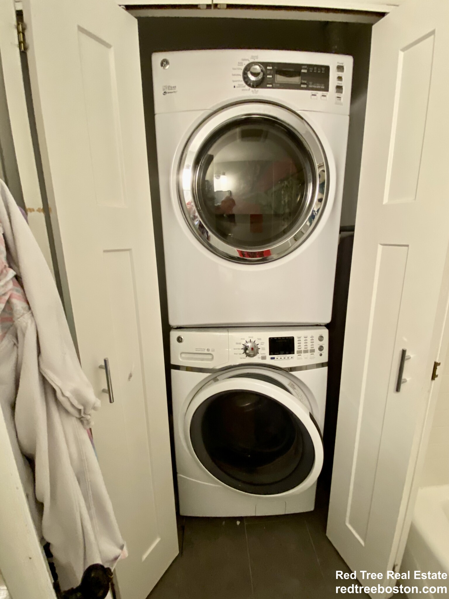 55 Eliot Crescent, Chestnut Hill