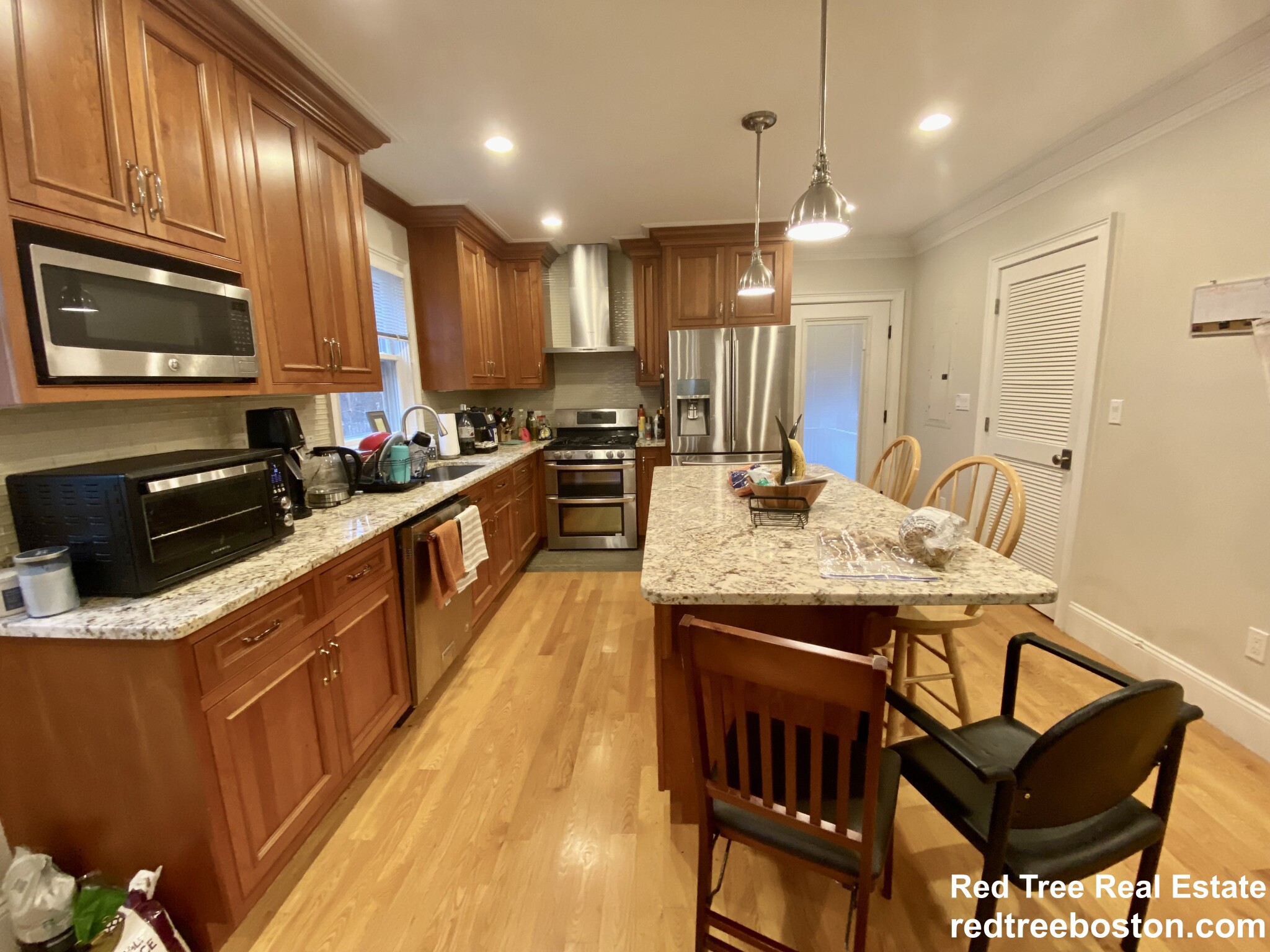 7 Acron Rd, Brookline Village