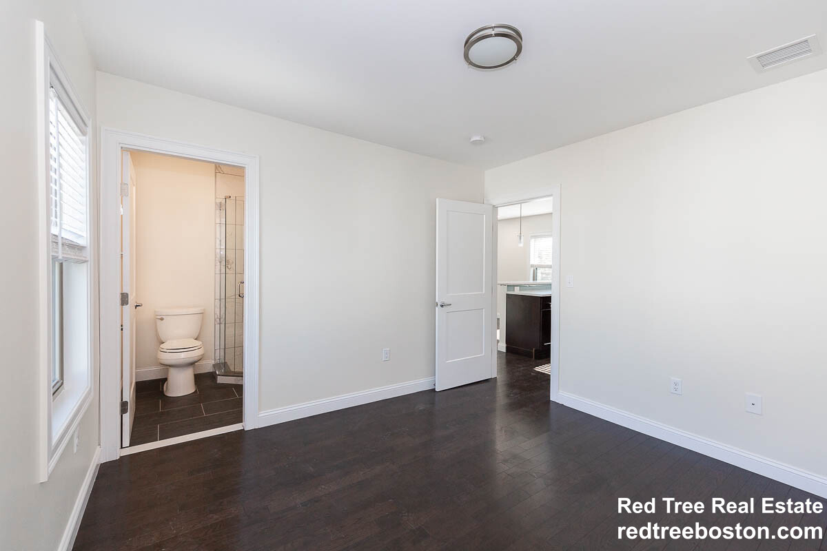 39 Harvard St, Medford