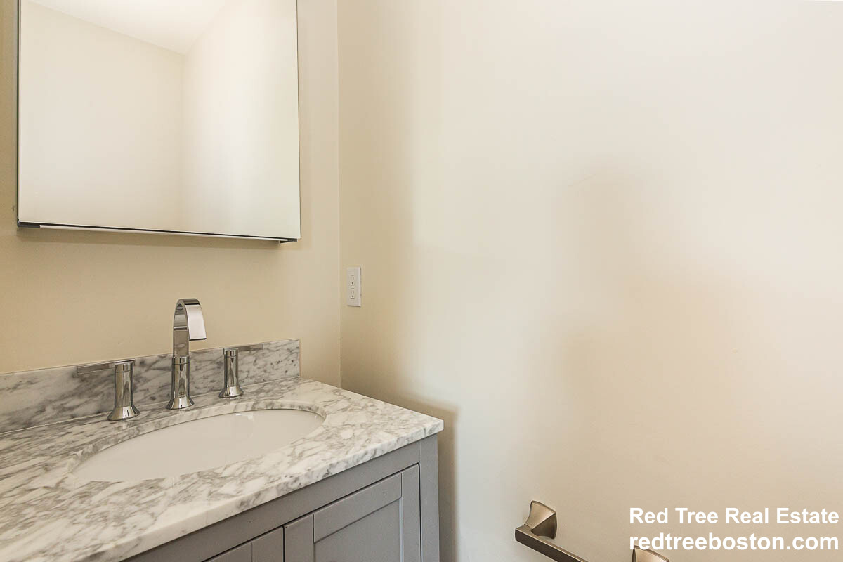 39 Harvard St, Medford