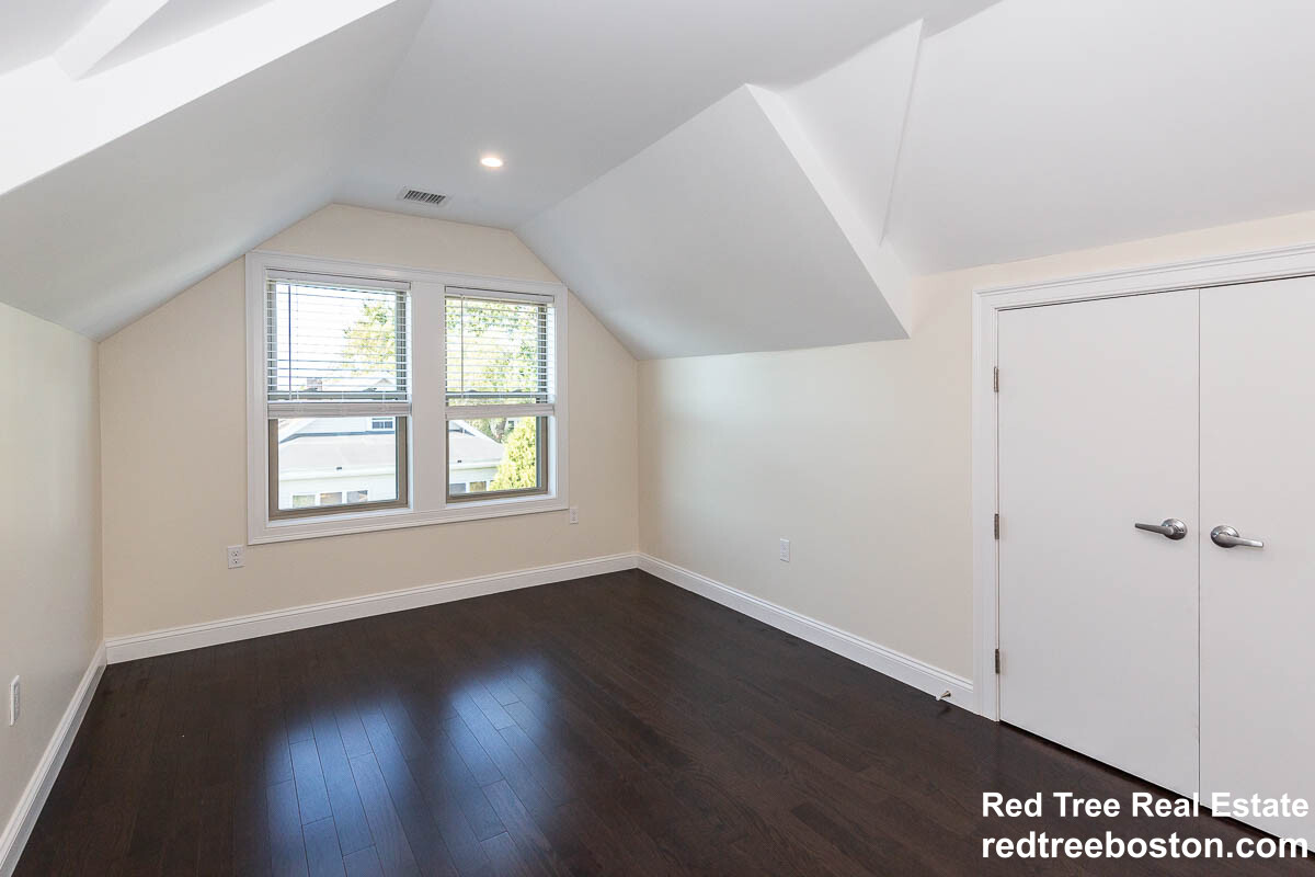 39 Harvard St, Medford