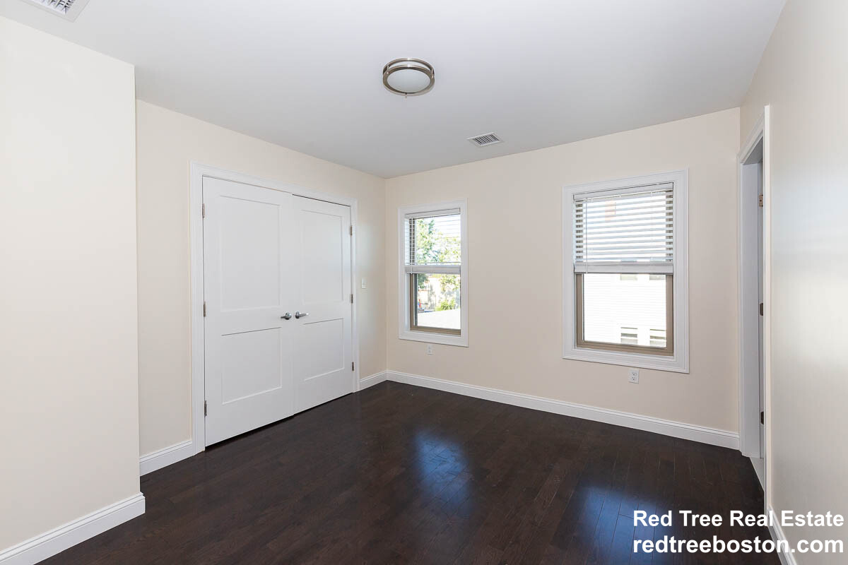 39 Harvard St, Medford