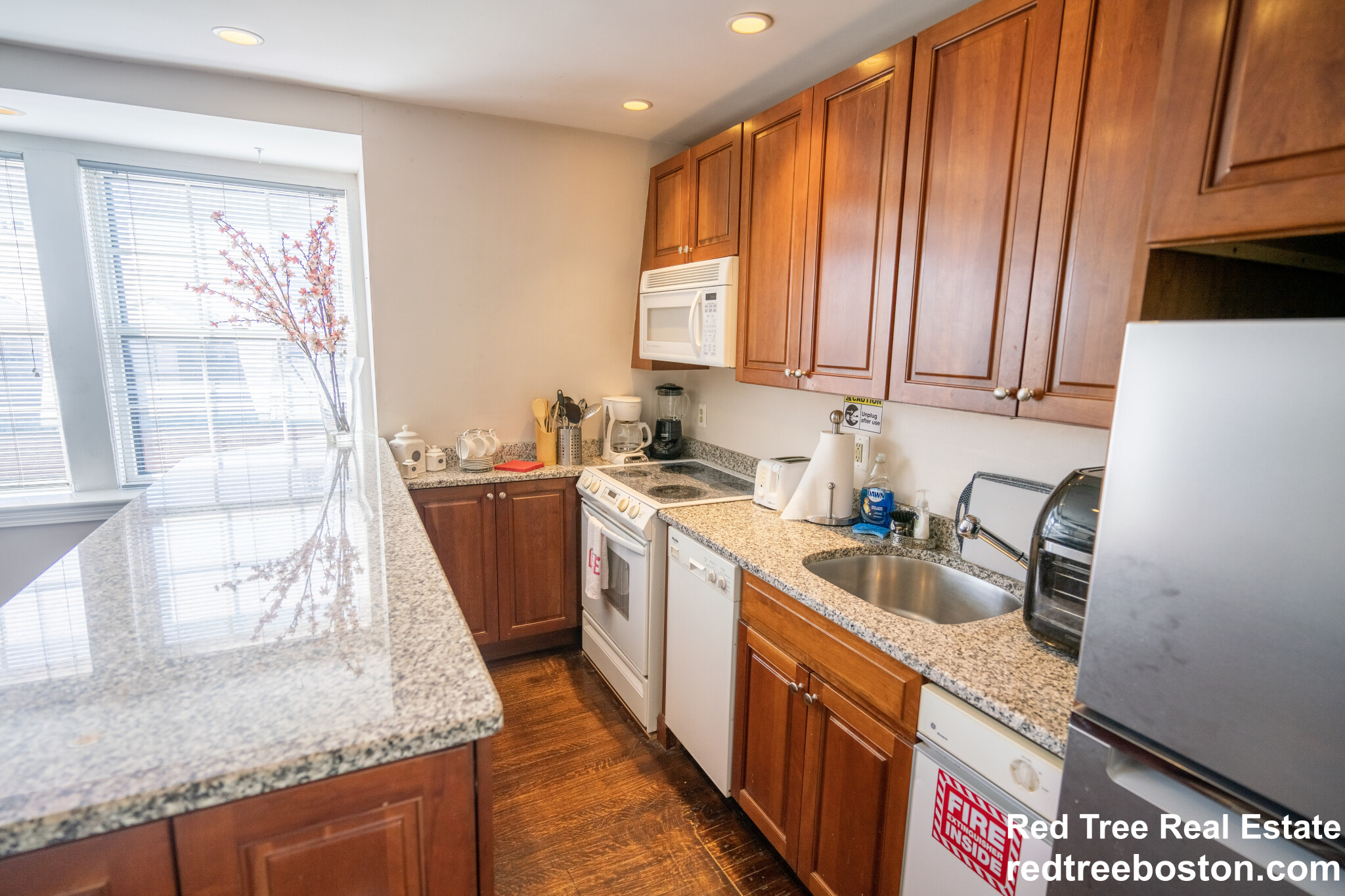 61 West Cedar St, Beacon Hill